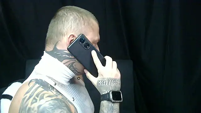 devilWithTats online show from April 30, 11:16 am
