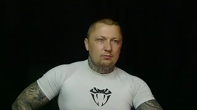 Snapshot of devilWithTats chatting on May 3, 8:42 am devilWithTats online show from May 3, 8:42 am