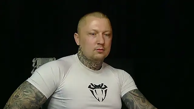Snapshot of devilWithTats chatting on May 10, 7:13 am devilWithTats online show from May 10, 7:13 am
