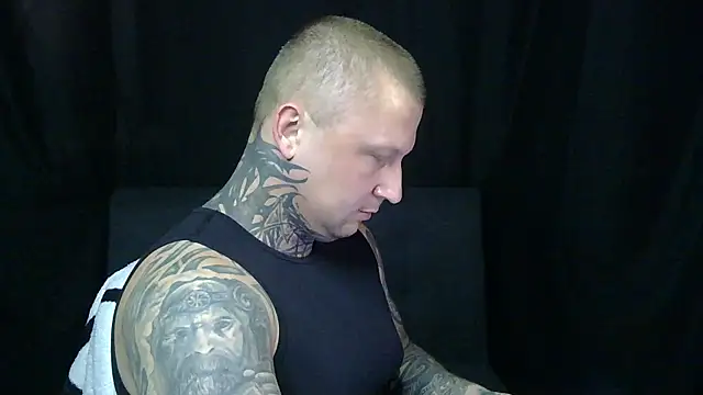 Snapshot of devilWithTats chatting on May 15, 12:23 pm devilWithTats online show from May 15, 12:23 pm