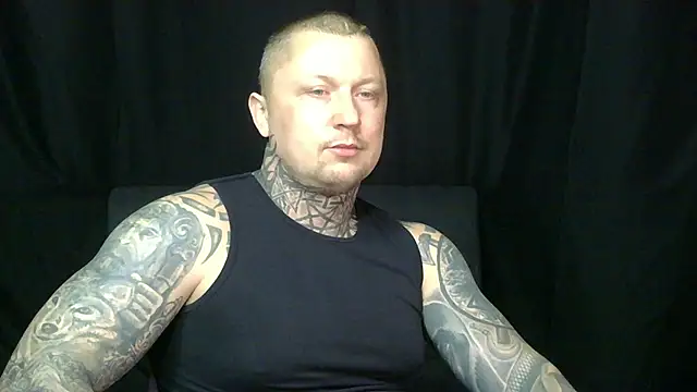 Snapshot of devilWithTats chatting on May 17, 8:45 am devilWithTats online show from May 17, 8:45 am