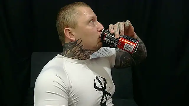 Snapshot of devilWithTats chatting on May 23, 7:56 am devilWithTats online show from May 23, 7:56 am