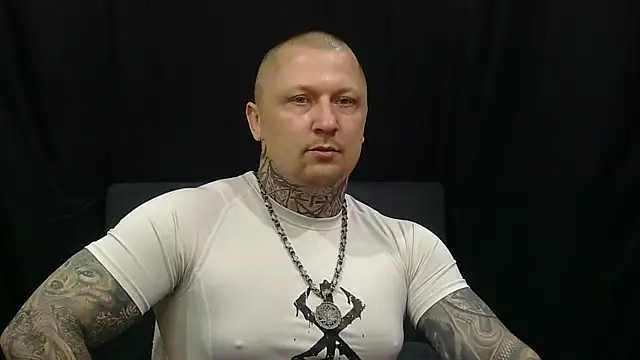 Snapshot of devilWithTats chatting on May 29, 8:01 am devilWithTats online show from May 29, 8:01 am