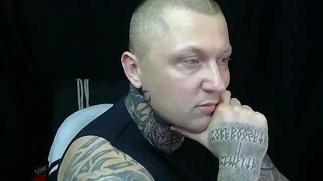 Snapshot of devilWithTats chatting on June 1, 1:57 pm devilWithTats online show from June 1, 1:57 pm