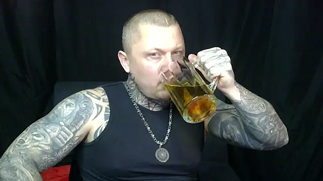 Snapshot of devilWithTats chatting on June 5, 1:39 pm devilWithTats online show from June 5, 1:39 pm