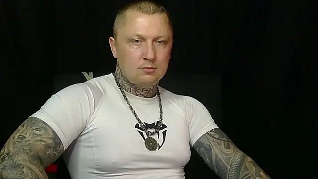 Snapshot of devilWithTats chatting on June 9, 3:01 pm devilWithTats online show from June 9, 3:01 pm