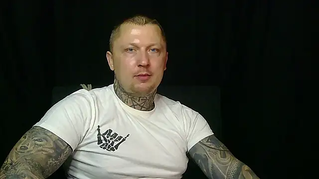 Snapshot of devilWithTats chatting on June 13, 2:15 pm devilWithTats online show from June 13, 2:15 pm