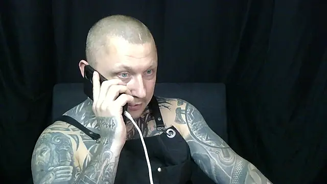 Snapshot of devilWithTats chatting on June 20, 9:12 am devilWithTats online show from June 20, 9:12 am