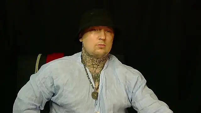 Snapshot of devilWithTats chatting on July 11, 9:23 am devilWithTats online show from July 11, 9:23 am