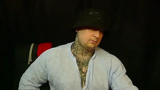 Snapshot of devilWithTats chatting on July 12, 11:45 am devilWithTats online show from July 12, 11:45 am