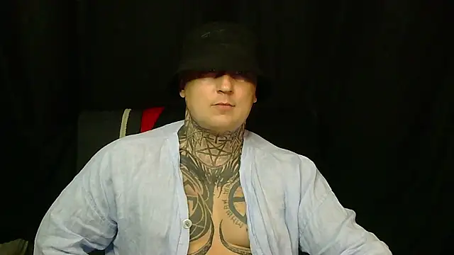 Snapshot of devilWithTats chatting on July 21, 2:30 pm devilWithTats online show from July 21, 2:30 pm