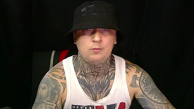 Snapshot of devilWithTats chatting on July 22, 9:45 am devilWithTats online show from July 22, 9:45 am