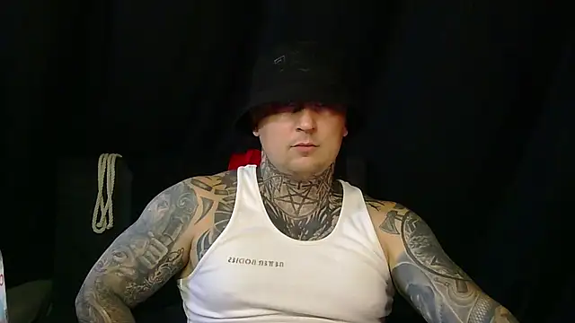Snapshot of devilWithTats chatting on August 1, 10:36 am devilWithTats online show from August 1, 10:36 am