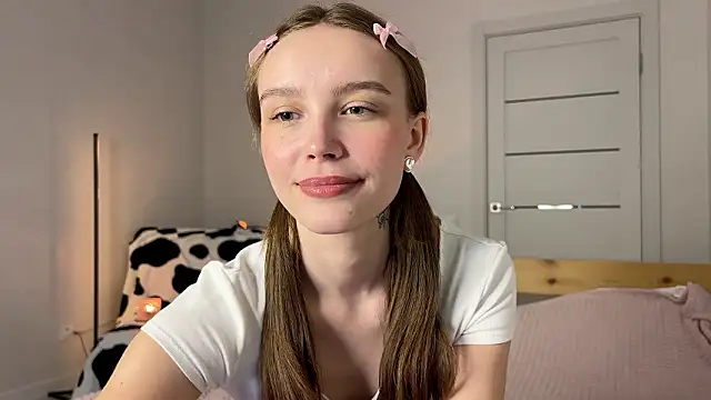 Lolatatee online show from March 5, 3:19 pm