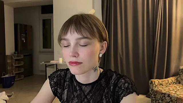 Snapshot of Lolatatee chatting on May 31, 6:42 pm Lolatatee online show from May 31, 6:42 pm