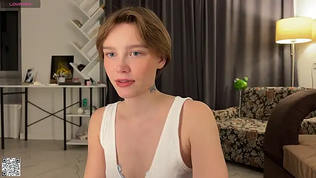 Snapshot of Lolatatee chatting on July 1, 9:03 pm Lolatatee online show from July 1, 9:03 pm