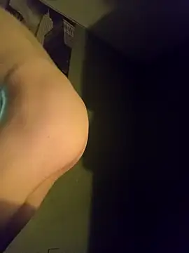 Ajjjjhughes online show from April 14, 10:27 pm