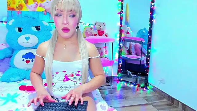 Dulce Fabiana  online show from March 13, 2:29 am