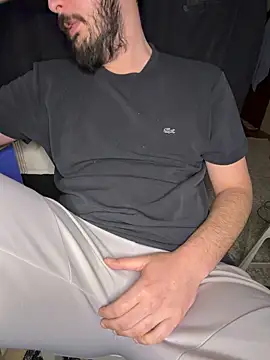 Snapshot of Sertt161 chatting on March 9, 2:10 pm Sertt161 online show from March 9, 2:10 pm