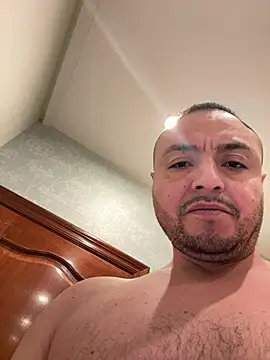 Snapshot of alexandeerr1986 chatting on June 2, 5:37 pm alexandeerr1986 online show from June 2, 5:37 pm