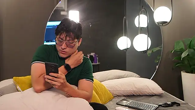 Mia and Belmonth online show from March 19, 6:45 pm