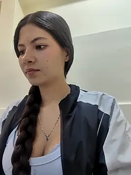 Malia Maccoll online show from March 17, 1:03 pm