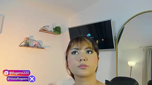 Snapshot of AlaiaRogers chatting on May 26, 10:44 am AlaiaRogers online show from May 26, 10:44 am