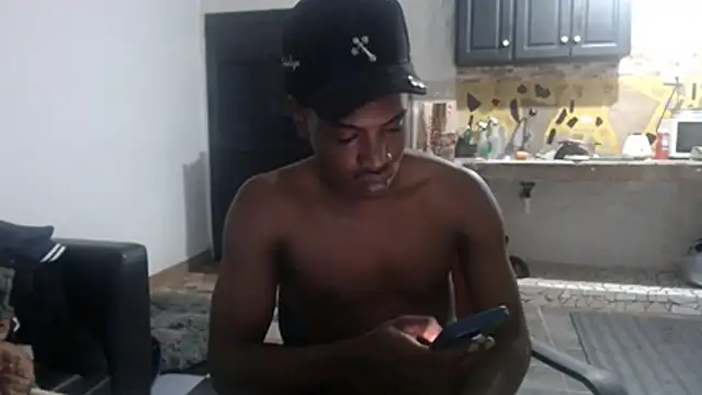 Snapshot of charles_king chatting on July 17, 8:35 pm charles king online show from July 17, 8:35 pm