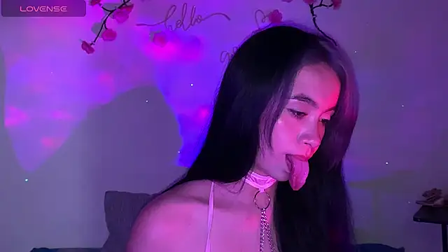 Snapshot of sweet_molly420 chatting on May 15, 11:56 pm sweet molly420 online show from May 15, 11:56 pm