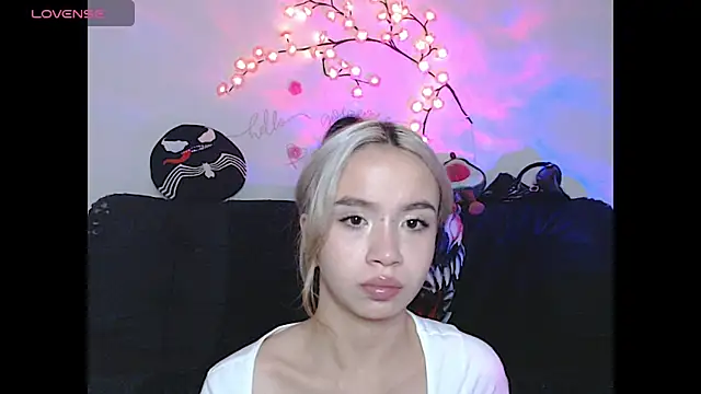 Snapshot of sweet_molly420 chatting on July 2, 3:23 am sweet molly420 online show from July 2, 3:23 am