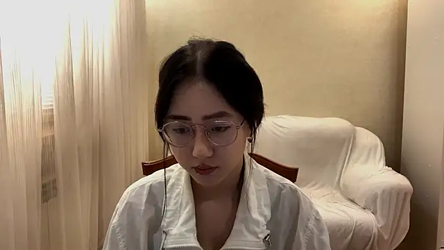 Snapshot of SolvedGlobe chatting on May 11, 1:06 pm SolvedGlobe online show from May 11, 1:06 pm