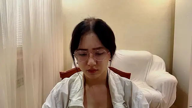 Snapshot of SolvedGlobe chatting on May 11, 2:45 pm SolvedGlobe online show from May 11, 2:45 pm