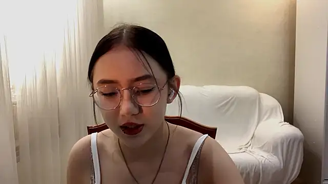 Snapshot of SolvedGlobe chatting on May 27, 1:08 pm SolvedGlobe online show from May 27, 1:08 pm