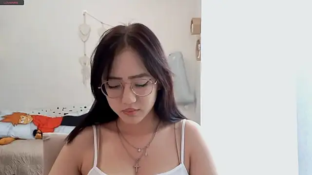 Snapshot of SolvedGlobe chatting on July 23, 1:09 pm SolvedGlobe online show from July 23, 1:09 pm