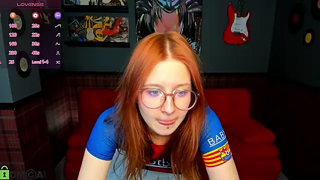 Snapshot of DivaRousee chatting on March 15, 9:26 am DivaRousee online show from March 15, 9:26 am