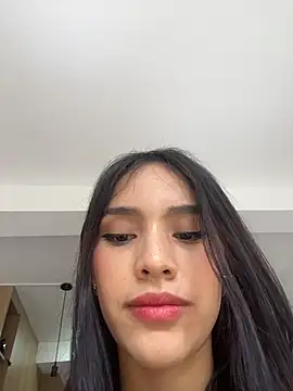 Snapshot of Mia-villalobos chatting on April 5, 3:20 pm Mia-villalobos online show from April 5, 3:20 pm
