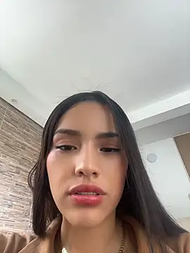 Snapshot of Mia-villalobos chatting on May 28, 2:03 pm Mia-villalobos online show from May 28, 2:03 pm