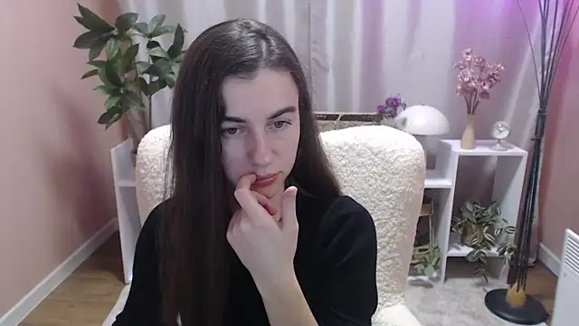 MistyBree online show from March 25, 10:10 am