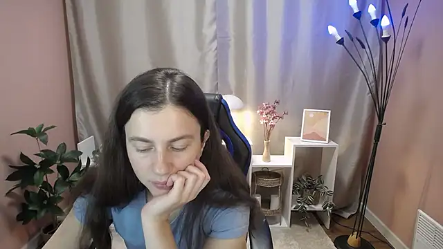 MistyBree online show from June 11, 8:01 am