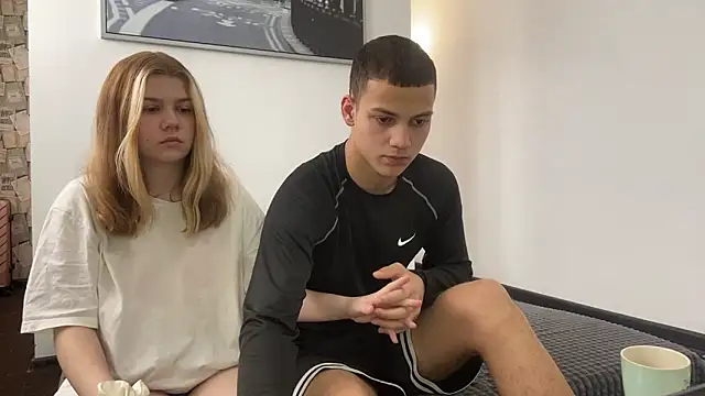 mirel couple online show from April 25, 11:57 am