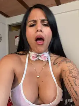 Snapshot of Maracuchitam chatting on May 10, 2:11 pm Maracuchitam online show from May 10, 2:11 pm