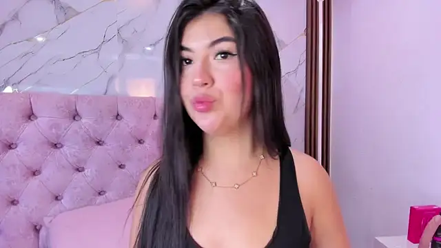 Snapshot of AbrilQuintana_ chatting on May 11, 11:38 am AbrilQuintana online show from May 11, 11:38 am