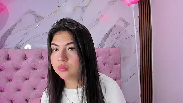 Snapshot of AbrilQuintana_ chatting on May 28, 11:29 am AbrilQuintana online show from May 28, 11:29 am