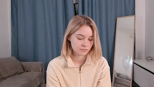 ChelseyLorick online show from March 8, 6:44 pm