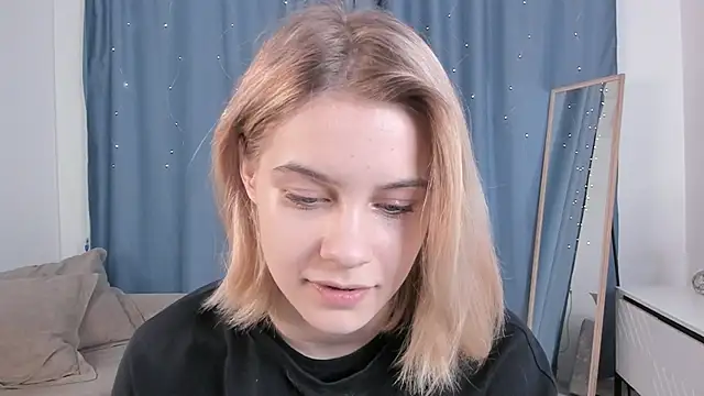 ChelseyLorick online show from March 13, 5:41 pm