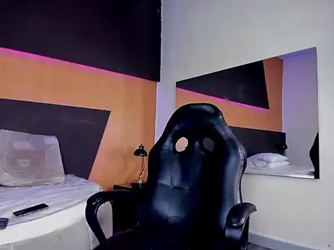 james lee2 online show from March 9, 7:51 pm