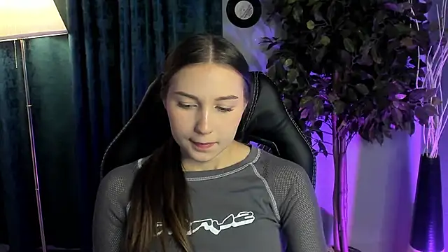 OliviaLang online show from March 16, 11:14 am