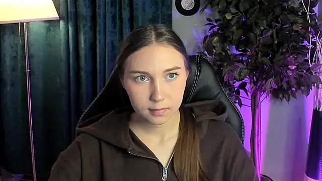 OliviaLang online show from March 19, 12:53 pm