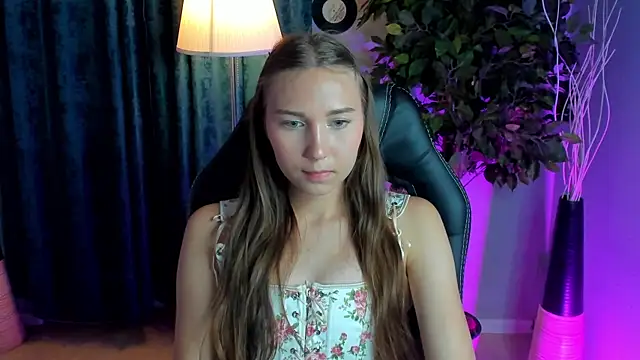 OliviaLang online show from May 11, 6:16 pm