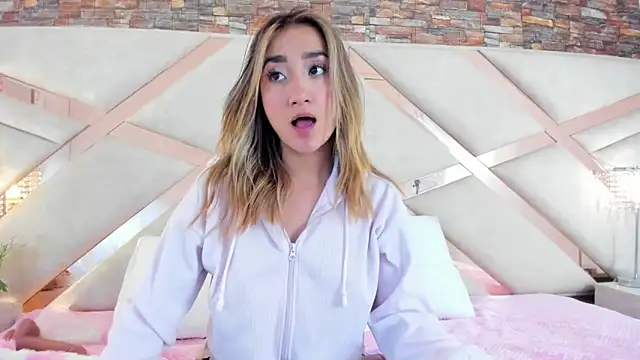 lucy davies online show from April 30, 11:49 am